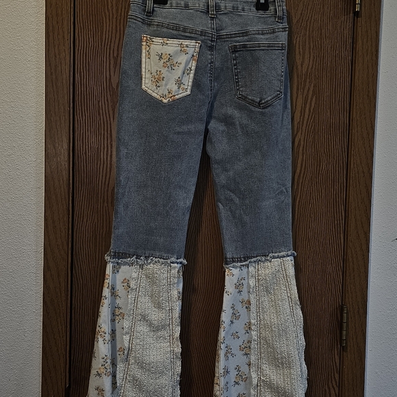 POL Embroidery Denim - Size 31 - Picture 3 of 5